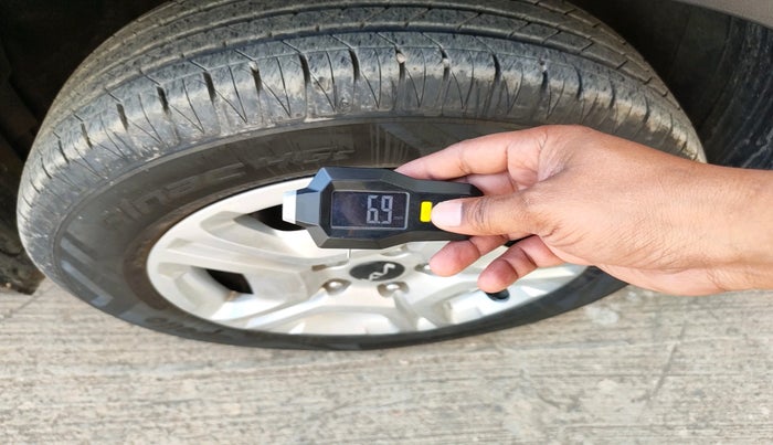 2022 KIA SONET HTK PLUS 1.0 IMT, Petrol, Manual, 4,545 km, tyre