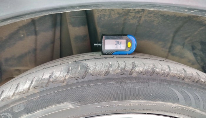 2022 Maruti XL6 ALPHA AT, Petrol, Automatic, 56,730 km, tyre