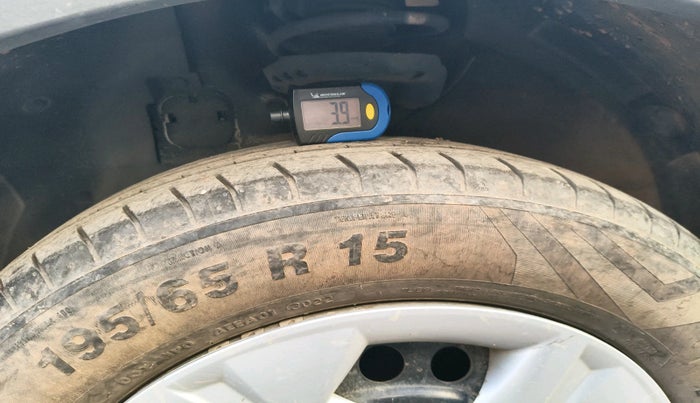 2022 Hyundai VENUE SX 1.2 PETROL, Petrol, Manual, 30,354 km, tyre