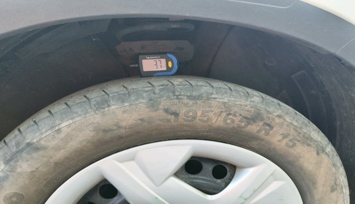 2022 Hyundai VENUE SX 1.2 PETROL, Petrol, Manual, 30,354 km, tyre