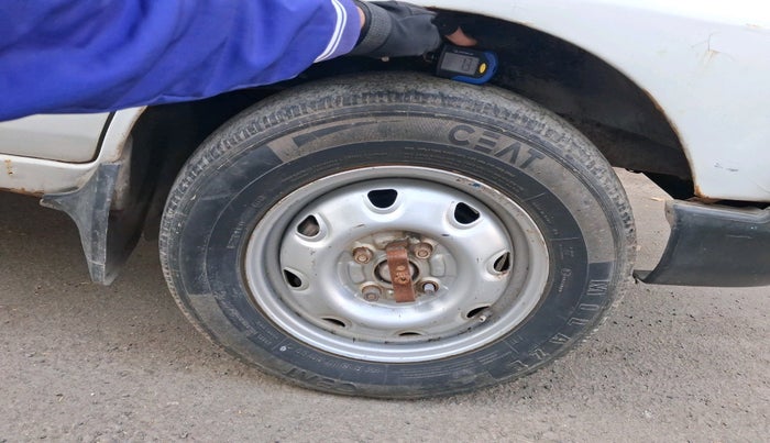 2015 Maruti Eeco 5 STR WITH A/C+HTR, Petrol, Manual, 1,92,643 km, tyre