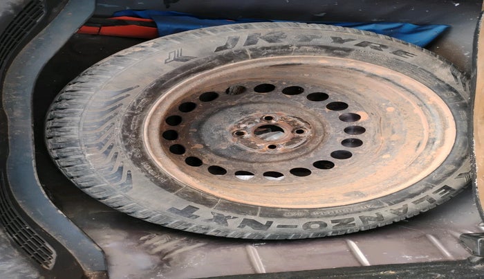 2017 Honda WR-V 1.5L I-DTEC VX MT, Diesel, Manual, 1,07,999 km, tyre