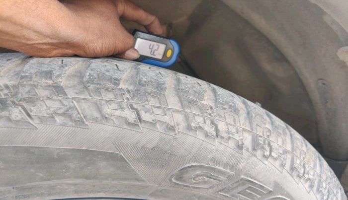 2012 Toyota Fortuner 3.0 4X2 AT, Diesel, Automatic, 1,93,582 km, tyre