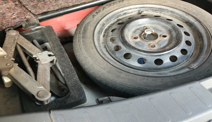 2011 Maruti Wagon R 1.0 VXI, Petrol, Manual, 64,736 km, tyre