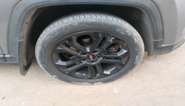 2021 Jeep Compass LIMITED (O) 2.0 DIESEL 4X4 AT, Diesel, Automatic, 1,16,150 km, tyre