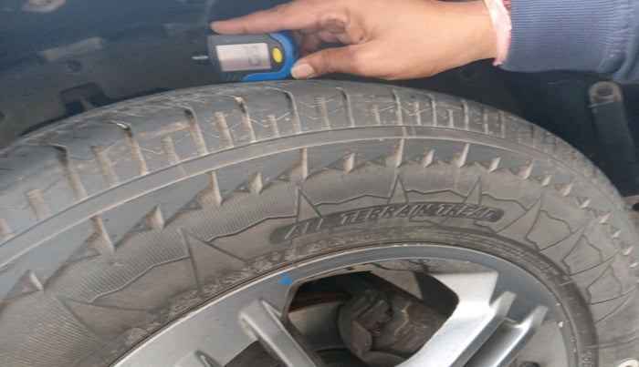 2020 Mahindra Thar LX D AT 4WD HT, Diesel, Automatic, 1,23,081 km, tyre