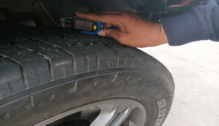 2020 Mahindra Thar LX D AT 4WD HT, Diesel, Automatic, 1,23,081 km, tyre