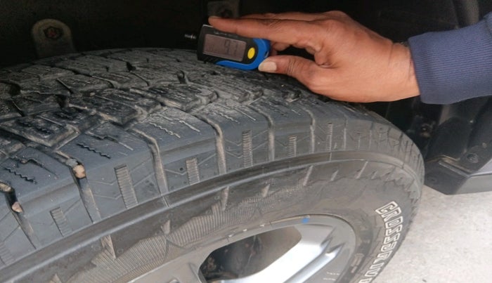 2020 Mahindra Thar LX D AT 4WD HT, Diesel, Automatic, 1,23,081 km, tyre