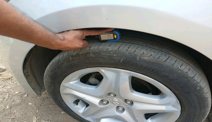 2017 Hyundai Elite i20 ASTA 1.2, Petrol, Manual, 1,03,457 km, tyre