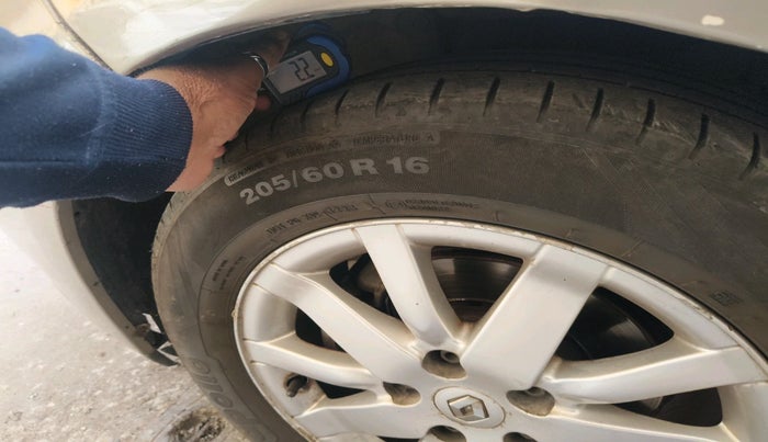 2013 Renault Fluence 1.5 E2, Diesel, Manual, 94,942 km, tyre