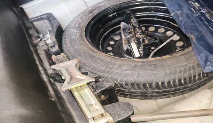 2013 Renault Fluence 1.5 E2, Diesel, Manual, 94,942 km, tyre