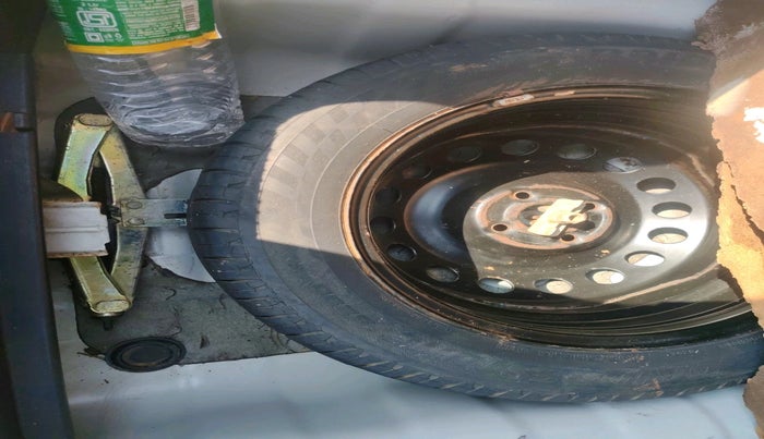 2014 Hyundai Verna FLUIDIC 1.6 CRDI SX, Diesel, Manual, 1,50,729 km, tyre