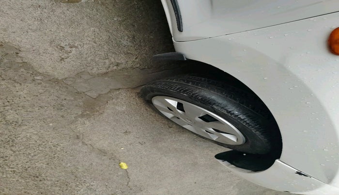 2016 Datsun Redi Go T (O), Petrol, Manual, 67,949 km, tyre