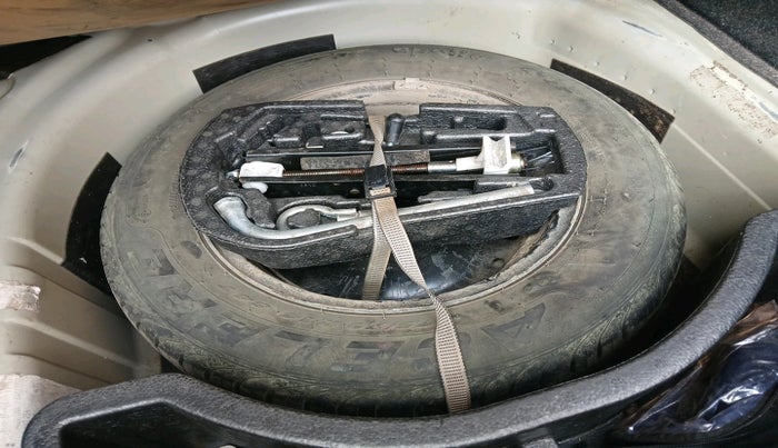 2012 Skoda Rapid ACTIVE 1.6 TDI CR MT, Diesel, Manual, 88,049 km, tyre