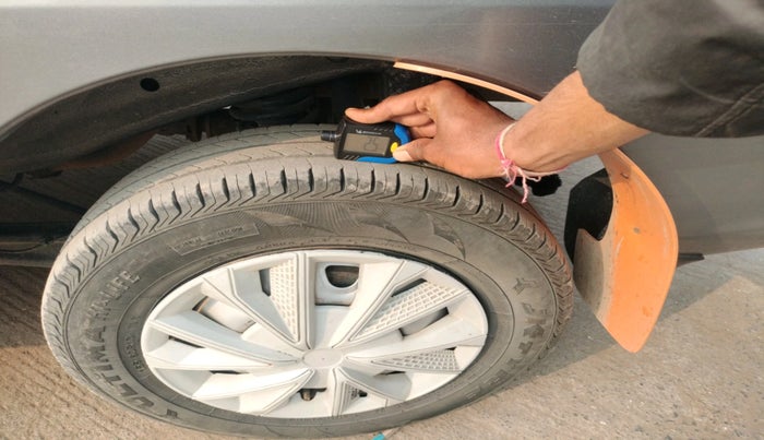 2022 Maruti Eeco 5 STR AC CNG (O), Petrol, Manual, 1,45,416 km, tyre