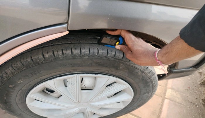 2022 Maruti Eeco 5 STR AC CNG (O), Petrol, Manual, 1,45,416 km, tyre