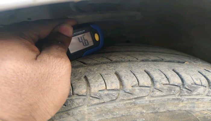 2013 Maruti Ertiga ZXI, Petrol, Manual, 93,174 km, tyre