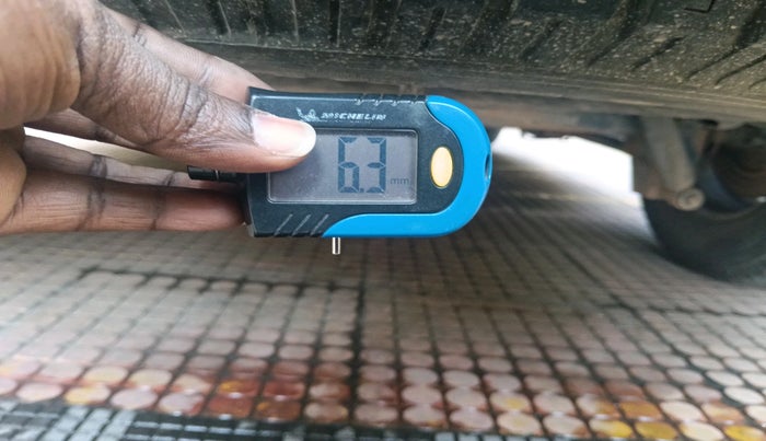 2017 Tata Hexa XMA 4X2 7 STR, Diesel, Automatic, 1,44,112 km, tyre