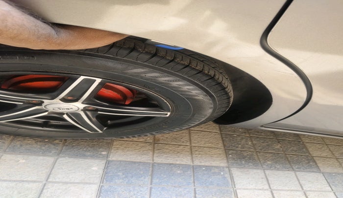 2013 Nissan Sunny XL CVT, Petrol, Automatic, 1,14,052 km, tyre