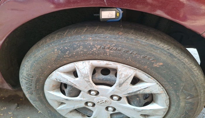 2014 Hyundai Grand i10 SPORTZ 1.1 CRDI, Diesel, Manual, 1,17,831 km, tyre