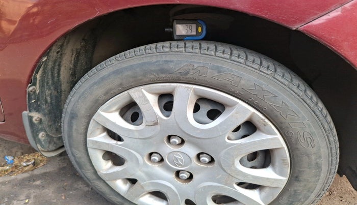 2014 Hyundai Grand i10 SPORTZ 1.1 CRDI, Diesel, Manual, 1,17,831 km, tyre