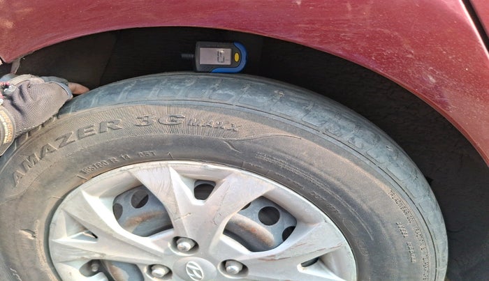 2014 Hyundai Grand i10 SPORTZ 1.1 CRDI, Diesel, Manual, 1,17,831 km, tyre