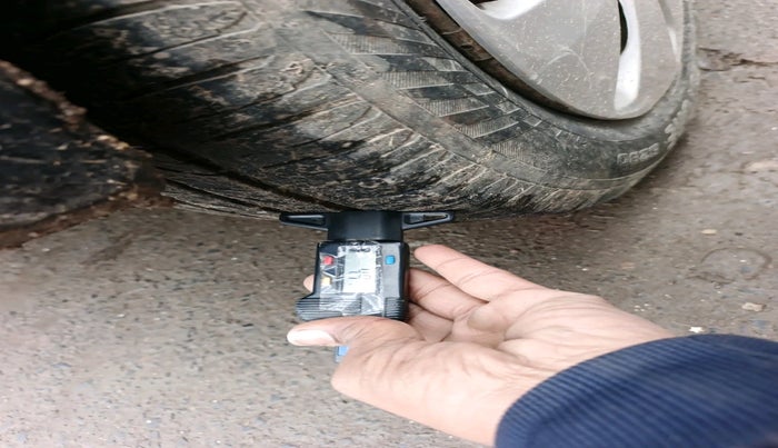 2015 Maruti Celerio VXI, Petrol, Manual, 84,183 km, tyre