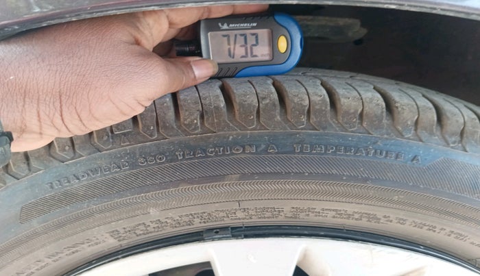 2013 Maruti Ertiga VDI, Diesel, Manual, 1,83,925 km, tyre