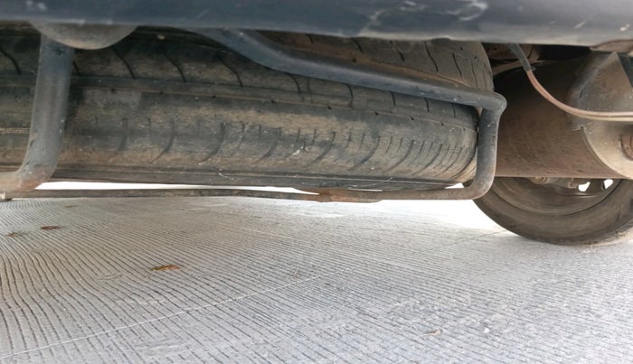 2013 Maruti Ertiga VDI, Diesel, Manual, 1,83,925 km, tyre