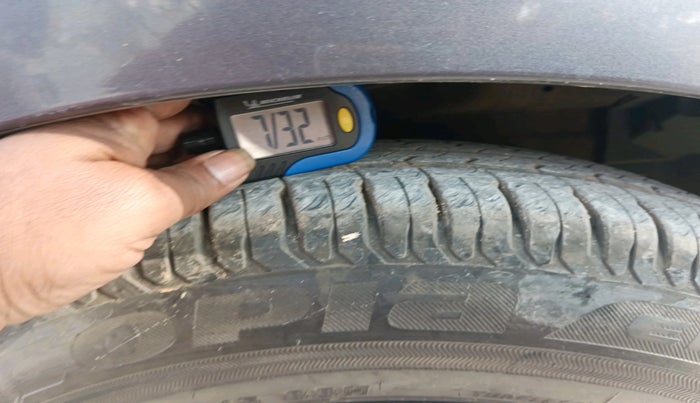 2013 Maruti Ertiga VDI, Diesel, Manual, 1,83,925 km, tyre