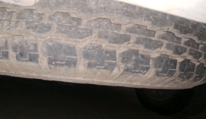 2013 Mahindra Scorpio VLX 2WD BS-III, Diesel, Manual, 1,11,849 km, tyre