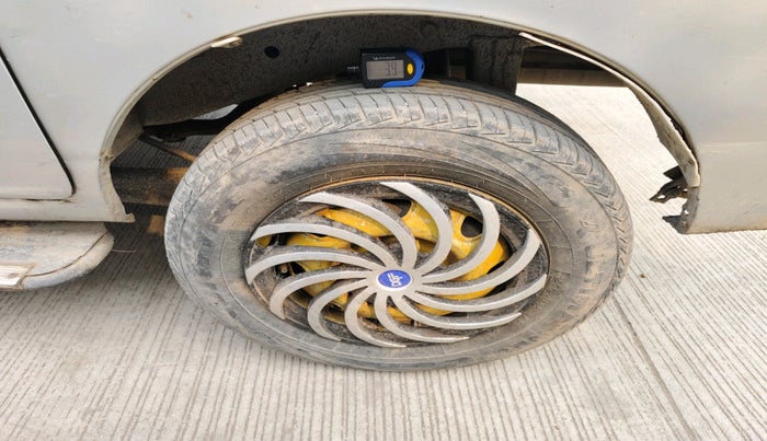 2017 Maruti Eeco 5 STR WITH A/C+HTR, CNG, Manual, 1,31,956 km, tyre