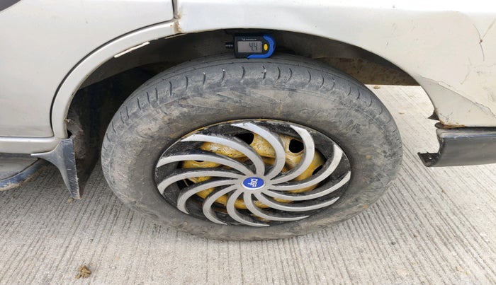 2017 Maruti Eeco 5 STR WITH A/C+HTR, CNG, Manual, 1,31,956 km, tyre