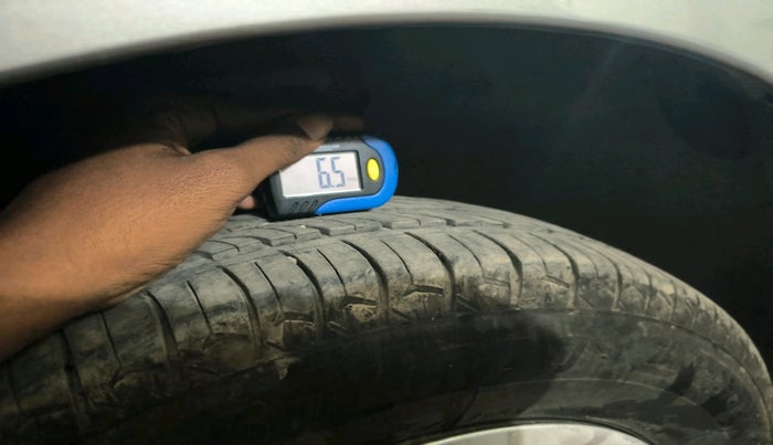 2011 Skoda Fabia ACTIVE 1.2 TDI, Diesel, Manual, 1,80,133 km, tyre