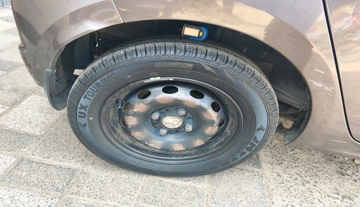 2018 Tata Tiago XTA PETROL, Petrol, Automatic, 81,972 km, tyre