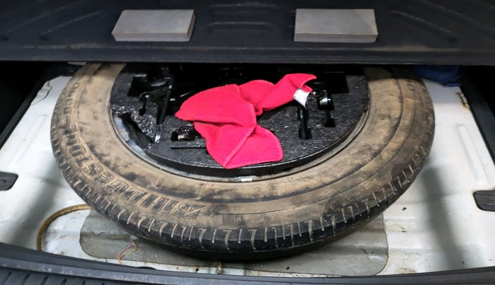 2017 Hyundai Creta E PLUS 1.4 DIESEL, Diesel, Manual, 1,04,422 km, tyre