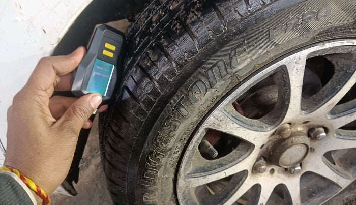 2013 Hyundai Eon MAGNA +, Petrol, Manual, 25,004 km, tyre