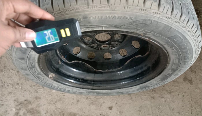 2013 Hyundai Eon MAGNA +, Petrol, Manual, 25,004 km, tyre