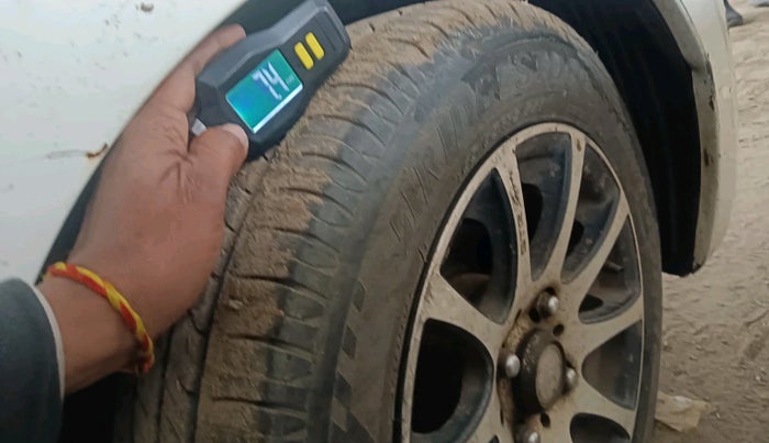 2013 Hyundai Eon MAGNA +, Petrol, Manual, 25,004 km, tyre