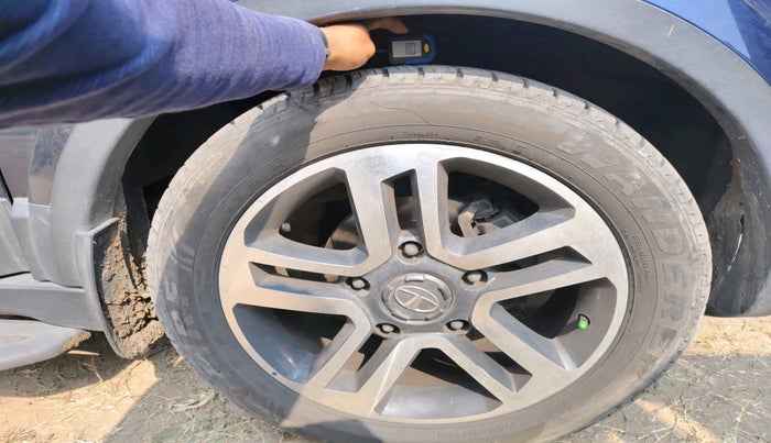 2018 Tata Hexa XTA 4X2 7 STR, Diesel, Automatic, 1,49,730 km, tyre