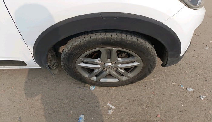 2022 Renault TRIBER RXZ, Petrol, Manual, 73,673 km, tyre