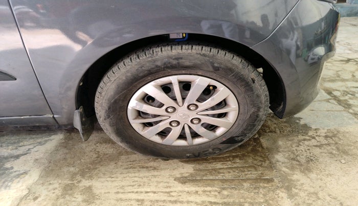 2014 Hyundai i10 SPORTZ 1.1, Petrol, Manual, 1,61,261 km, tyre