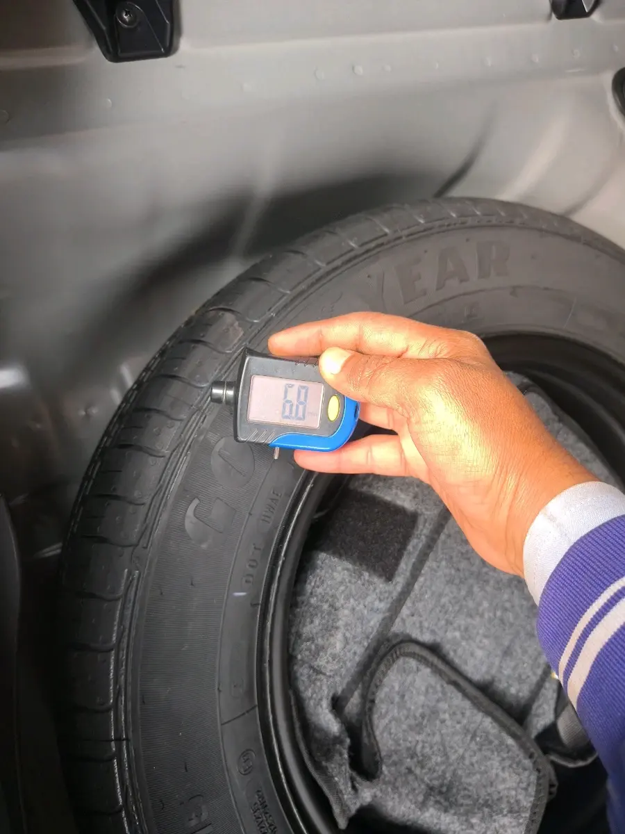 2025 KIA SONET HTK PLUS 1.2 PETROL MT, Petrol, Manual, 1,822 km, tyre