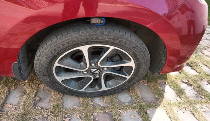 2018 Hyundai Grand i10 SPORTZ AT 1.2 KAPPA VTVT, Petrol, Automatic, 31,260 km, tyre