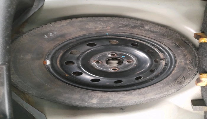 2013 Maruti Swift VDI, Diesel, Manual, 89,856 km, tyre