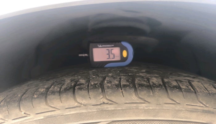 2011 Maruti SX4 ZXI AT LEATHER, Petrol, Automatic, 1,14,081 km, tyre