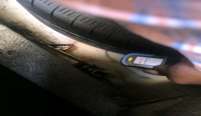 2011 Maruti SX4 ZXI AT LEATHER, Petrol, Automatic, 1,14,081 km, tyre