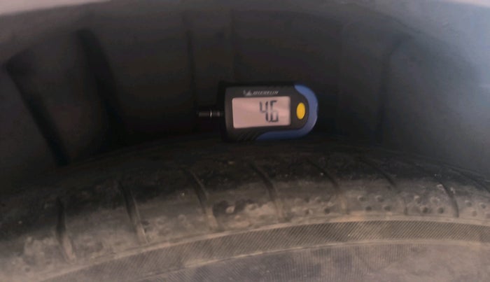 2011 Maruti SX4 ZXI AT LEATHER, Petrol, Automatic, 1,14,081 km, tyre