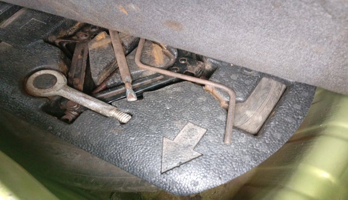 2011 Chevrolet Beat LS PETROL, Petrol, Manual, 76,505 km, tyre