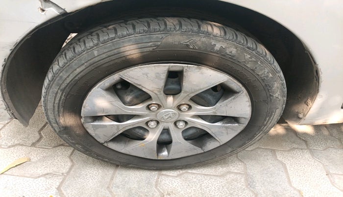 2016 Hyundai Xcent BASE 1.1, Diesel, Manual, 80,139 km, tyre